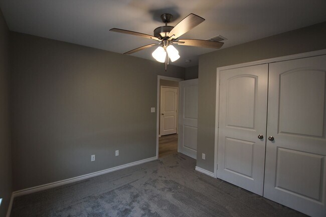 Foto del edificio - Beautiful 2 Bedroom, 2 Bathroom Townhome in South Tyler – Whitehouse ISD! 1/2 OFF FIRST FULL MONTH