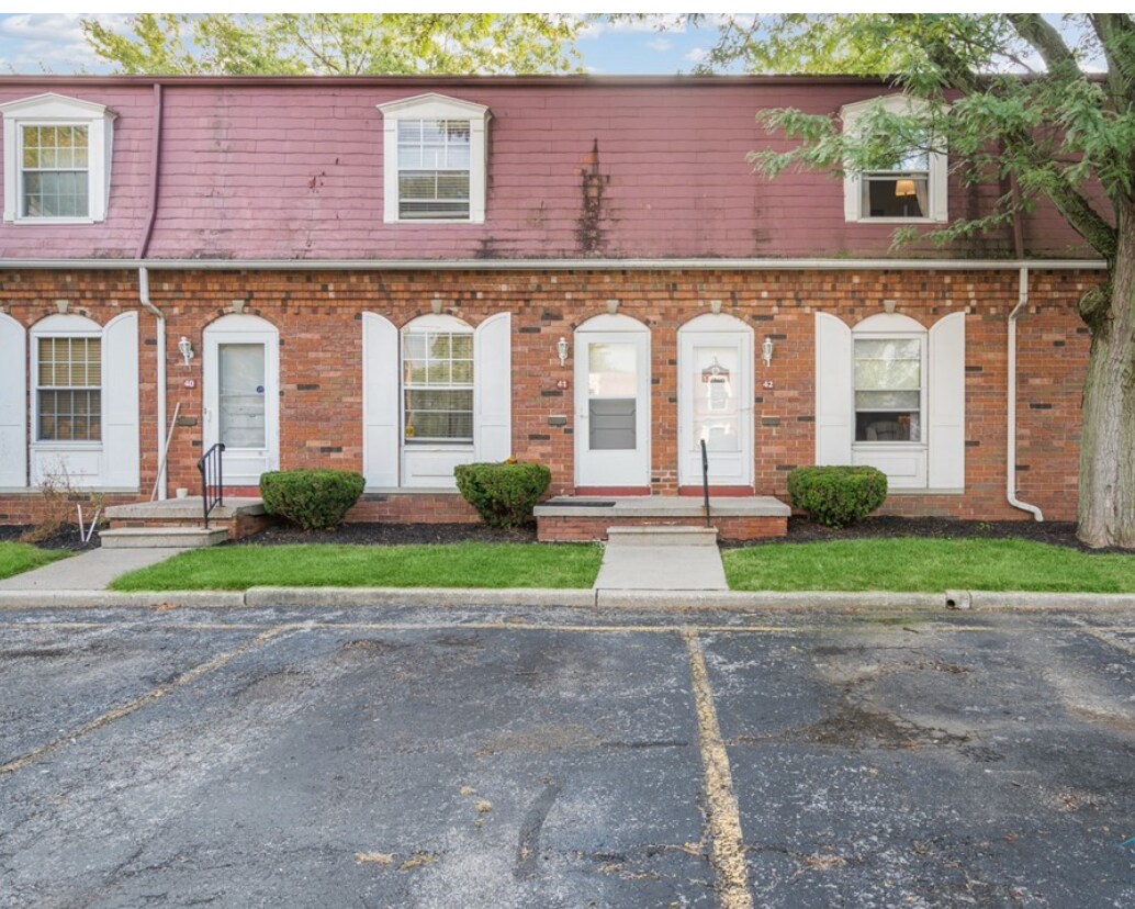 3217 Glanzman Rd, Toledo, OH 43614 Townhome Rentals in Toledo OH