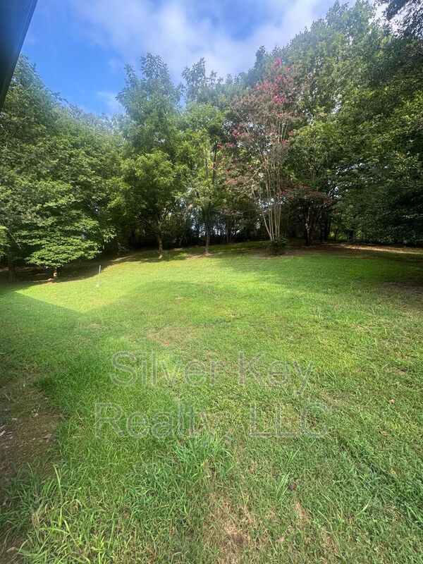 Foto del edificio - 1828 Overland Rd
