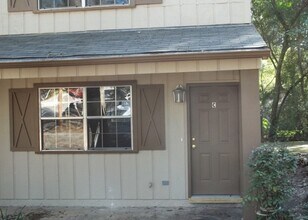 Building Photo - 2440 Ramblewood Ct