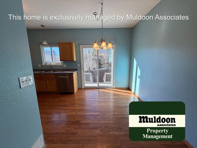 Foto del edificio - Spacious 2 story Home!