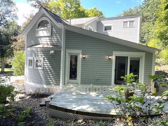 Photo - 44 River St House