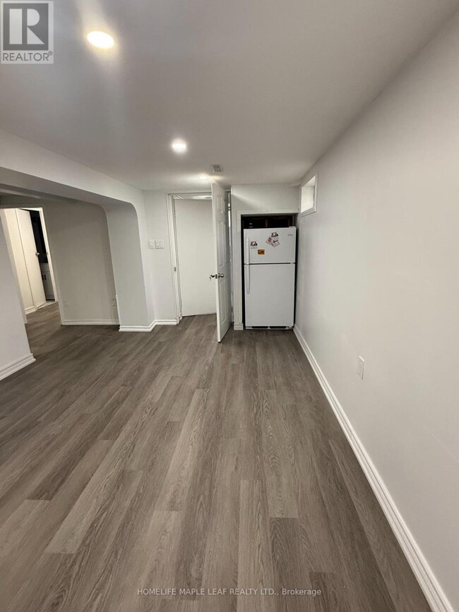 Building Photo - 98 Griselda Crescent