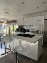 Building Photo - 549 Palisades Dr