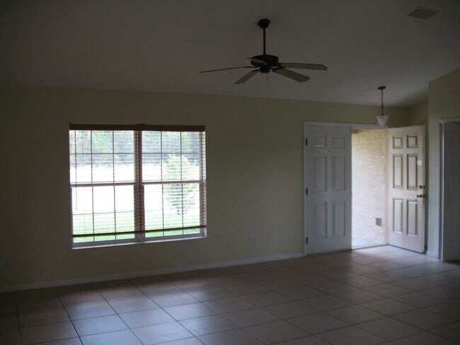 Building Photo - 440 Marion Oaks Trail