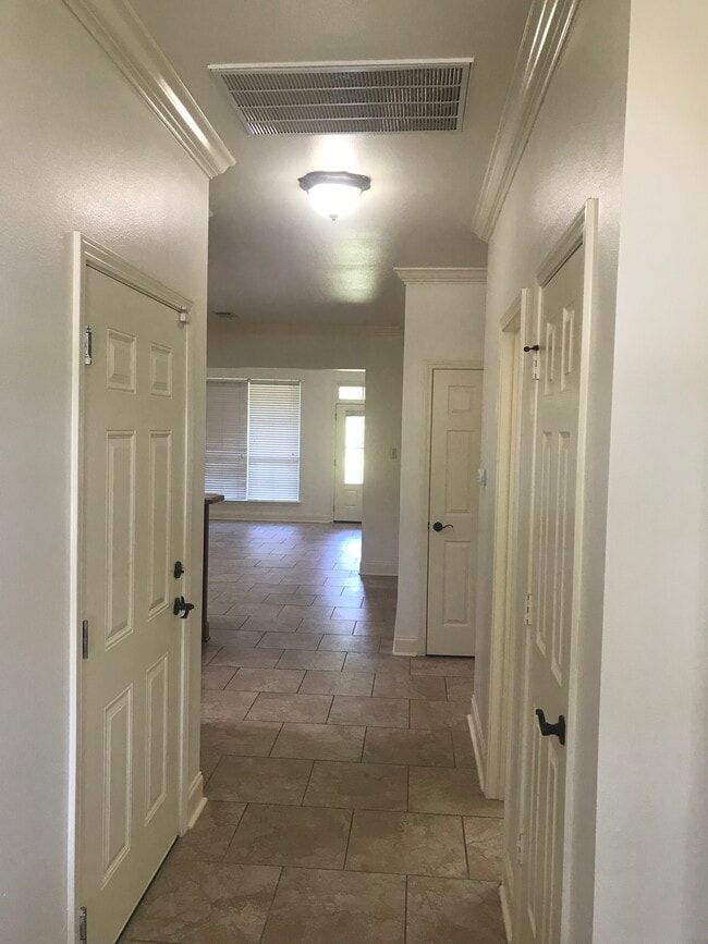 37150 Woodgate Ave, Prairieville, LA 70769 Townhome Rentals in