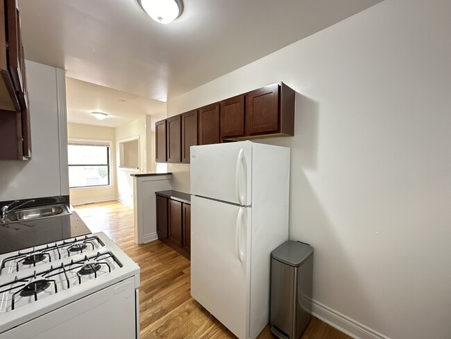 Foto del edificio - 816 W Waveland Ave