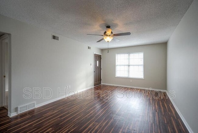 Foto del edificio - 16423 E 29th St