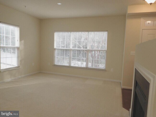 Foto del edificio - 14305 Brushwood Way