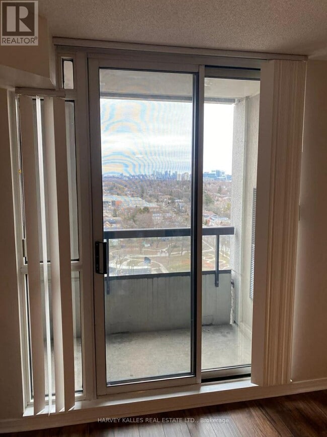 Building Photo - 8 Hillcrest Ave