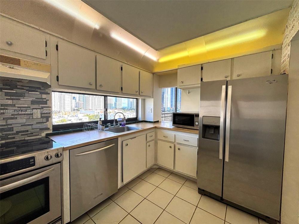 Foto principal - 3 bedroom in Sunny Isles Beach FL 33160