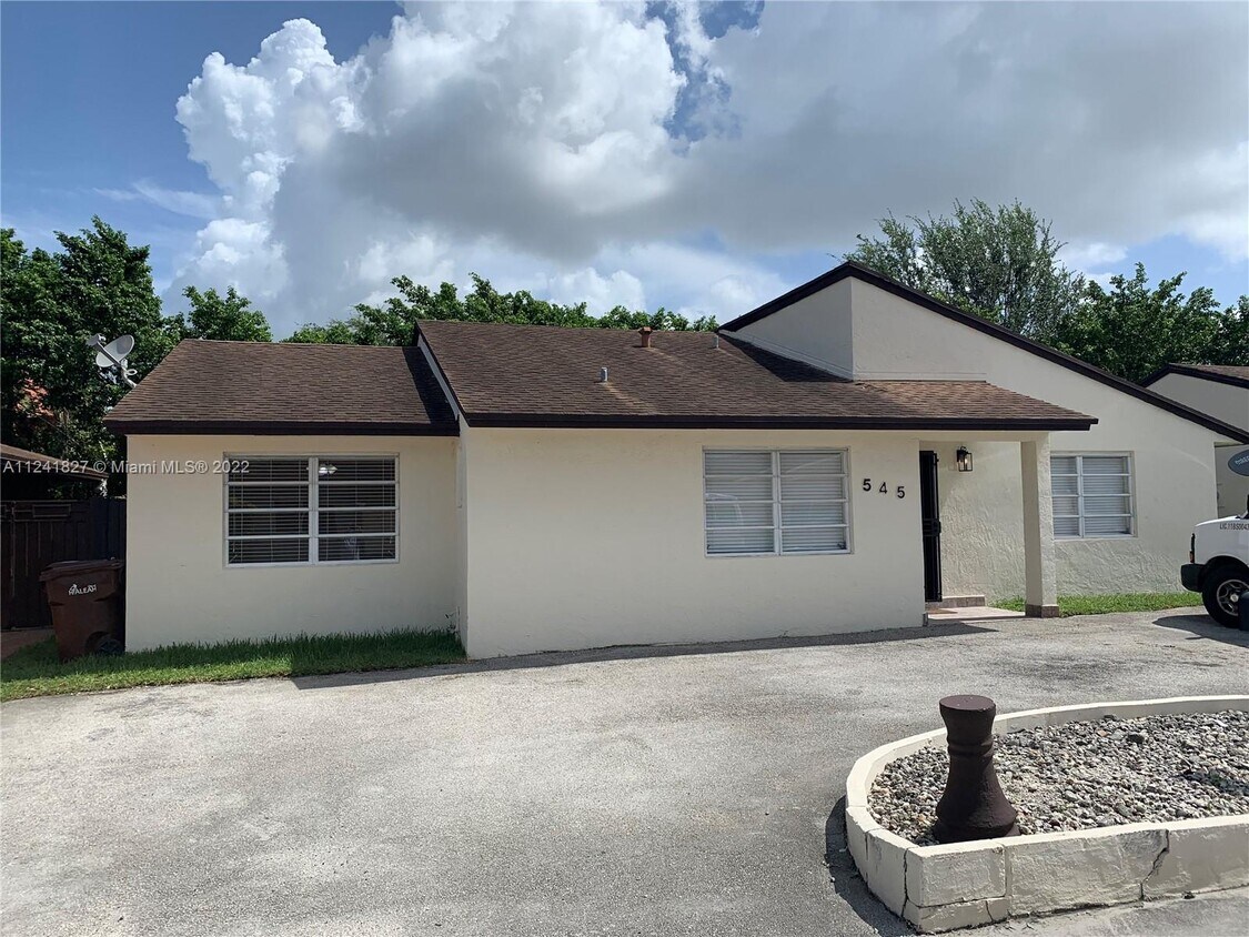 545 W 79th Pl, Hialeah, FL 33014 House for Rent in Hialeah, FL