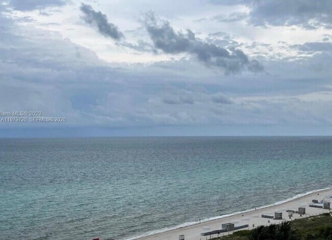 Foto del edificio - 2457 Collins Ave