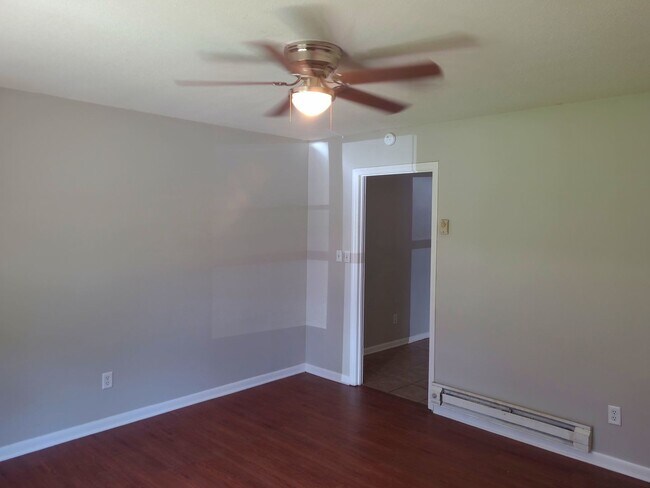 Foto del edificio - 3329 Pinewood Ave