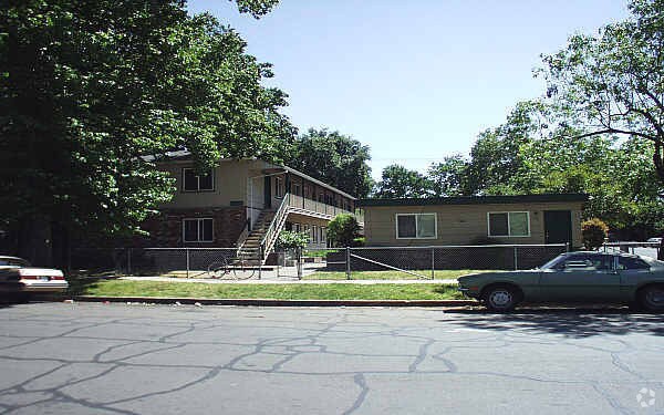 Building Photo - 3200-3208 3rd Ave