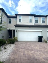 Building Photo - 15055 Willow Arbor Cir