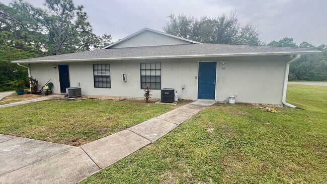 Foto del edificio - 2/2 Quiet and Cozy Palm Bay Unit AVAILABLE NOW! - $300 DISCOUNT AVAILABLE!