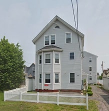 Building Photo - 944 Warren Ave