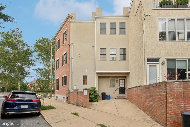 Building Photo - 2423 Grays Ferry Ave
