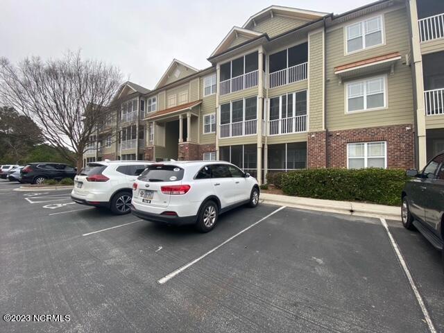 Building Photo - 395 S Crow Creek Dr