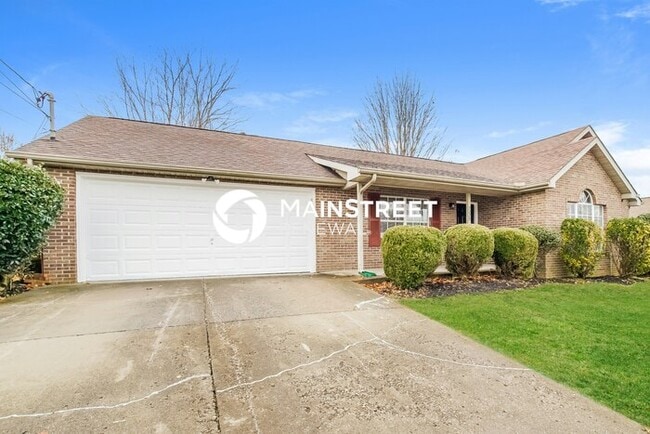 Photo - 3 Bedroom Pet-Friendly Home in Knoxville, TN with Main Street Renewal
