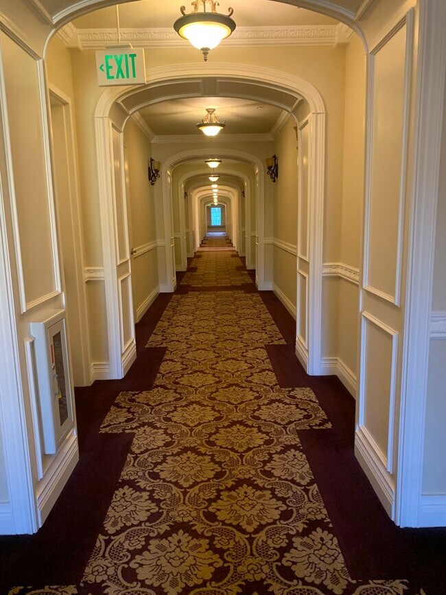 Foto del edificio - Move In Special: $250 Off First Month's Rent If Rented By 02/15/26! Luxurious Belvedere Condo Ava...