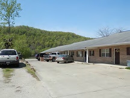 Hometown WV - 292 1st Ave N