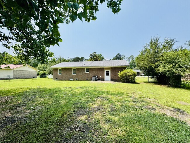Foto del edificio - 3582 Greenwood Dr