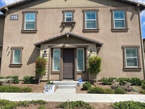 Building Photo - 40578 Birchfield Dr