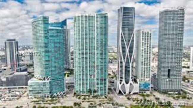 Building Photo - 900 Biscayne Blvd