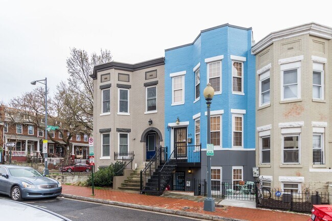 Foto del edificio - Stunning premium corner Townhome condo in ...