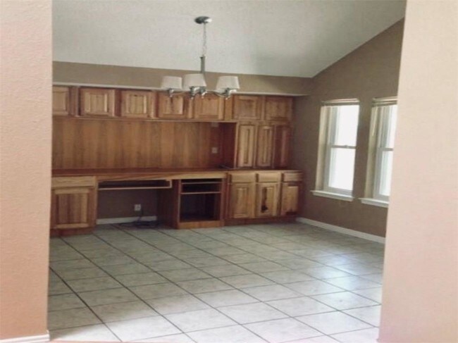 Building Photo - 2200 Stirrup Dr