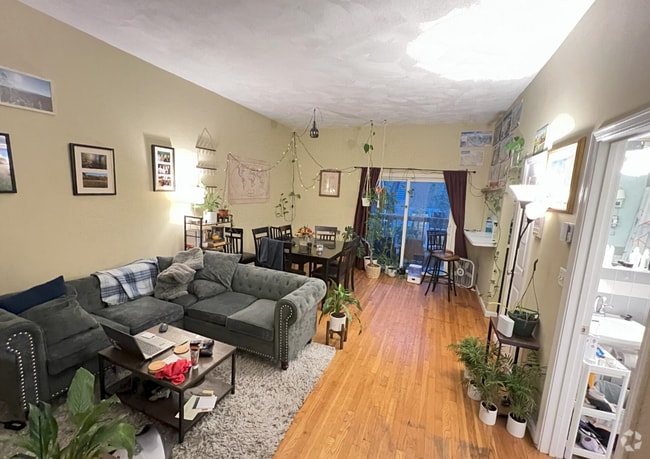 Building Photo - 609 Dorchester Ave