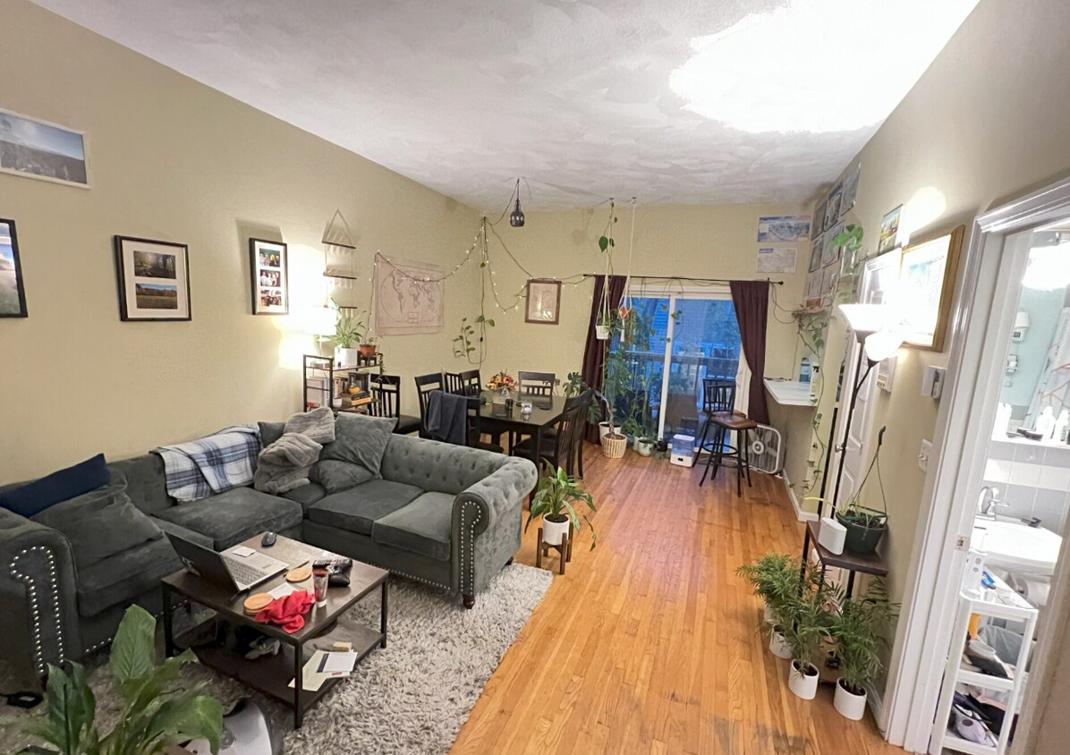 Foto principal - 609 Dorchester Ave