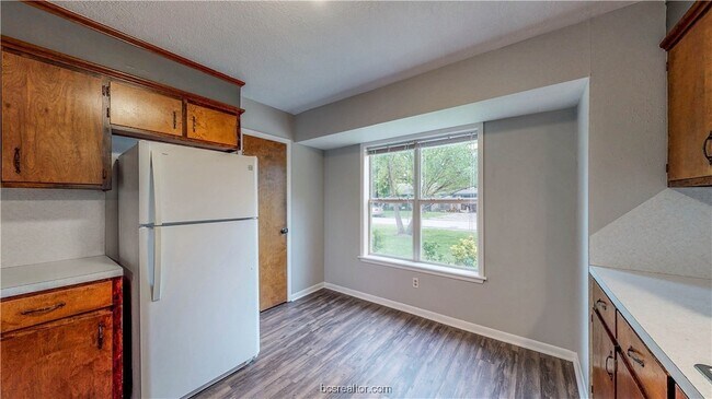 Foto del edificio - 1108 Forest Glen Ct