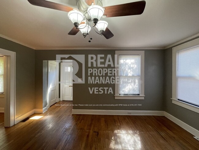 Building Photo - Charming Two Bedroom Home near Ingleside V...