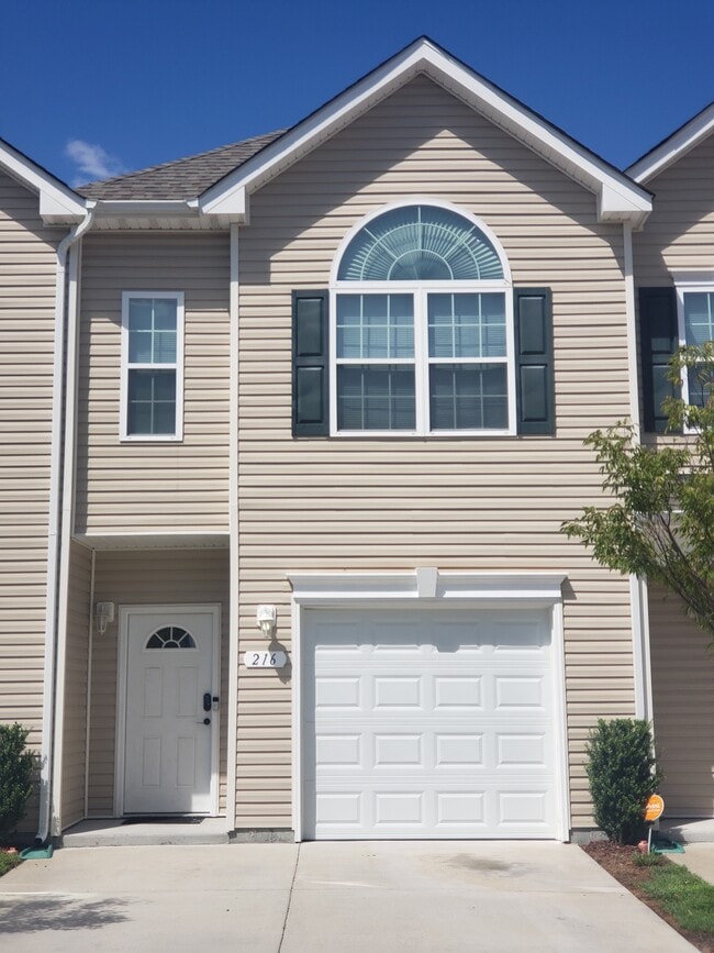 Building Photo - 216 Astra Ln