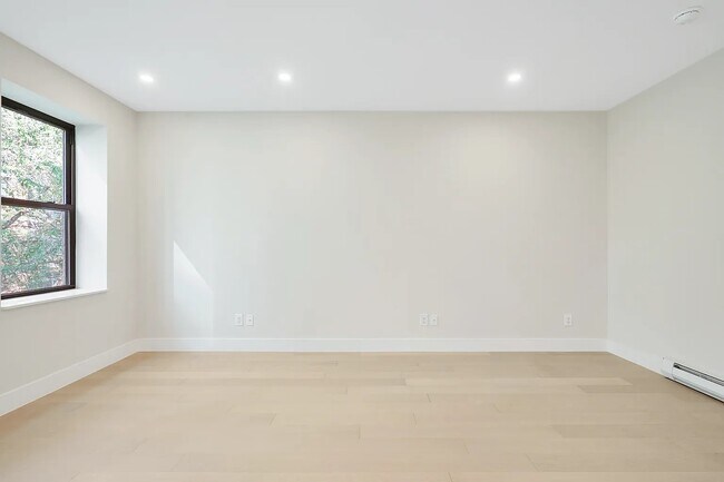 Foto del edificio - 239 E 33rd St