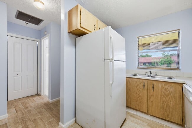 Foto del edificio - 506 Glenwood Dr