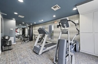 Building Photo - 2020 Plantation Dr