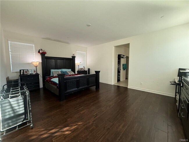 Building Photo - 28635 Parkside Dr