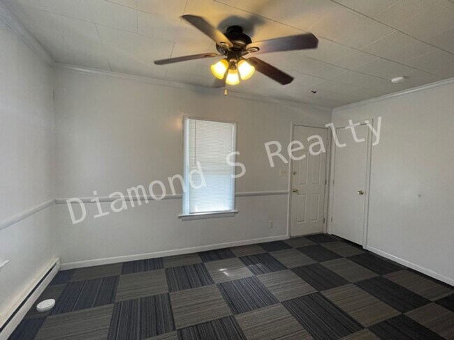 Foto del edificio - Cute 2 bedroom home available Early November!
