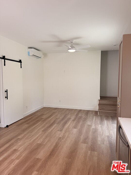 Foto del edificio - 6626 Woodlake Ave