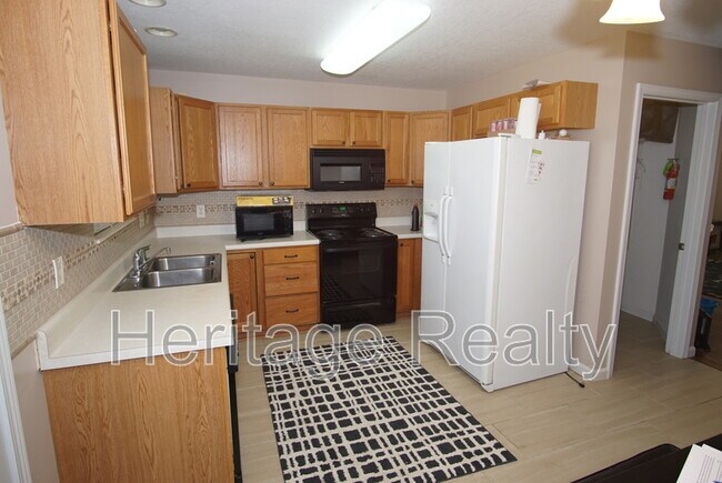 Building Photo - 4820 Poplar Crest Way