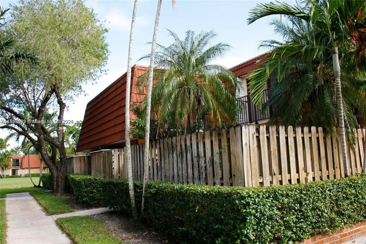 Primary Photo - 9887 NW 6th Ct