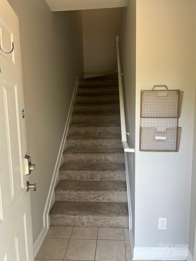 Foto del edificio - 8728 Arbor Creek Dr