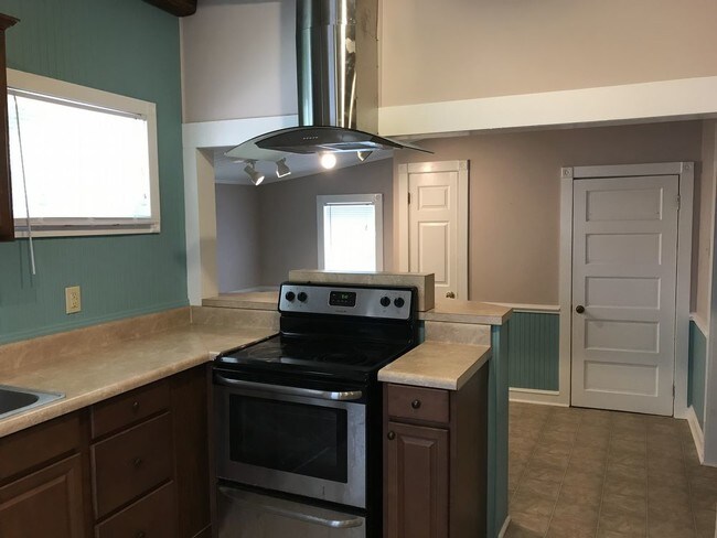 Building Photo - Cute Cottage in College Hill Two bedroom