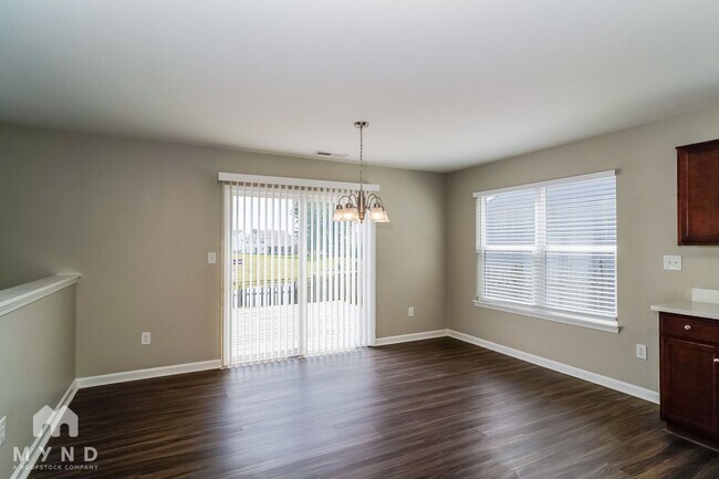 Foto del edificio - 6307 Emerald Field Way