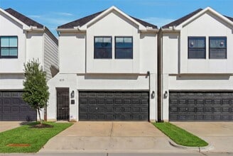 Building Photo - 819 W 19th St