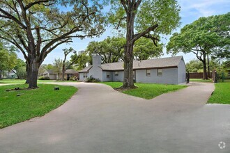 Building Photo - 1068 Chimney Rock Rd